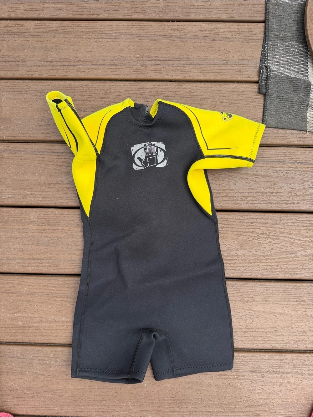Kids Short Sleeve Neoprene Swim Suit - Yellow & Black size c 3. Worn once